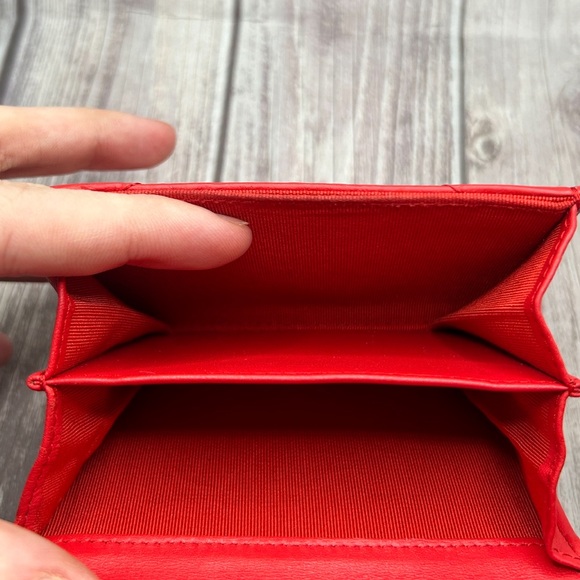 SOLD❤️ CHANEL Chevron Quilted Leather Compact Wallet Red - Picture 13 of 16